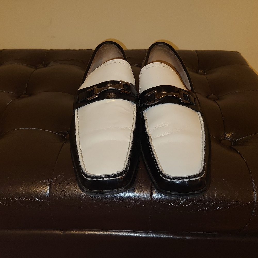 Shoes - Picture 2 of 4